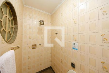 Casa à venda com 300m², 4 quartos e 6 vagasBanheiro de Serviço