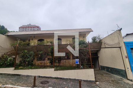Casa à venda com 300m², 4 quartos e 6 vagasFachada