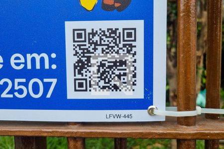 Casa à venda com 300m², 4 quartos e 6 vagasFachada