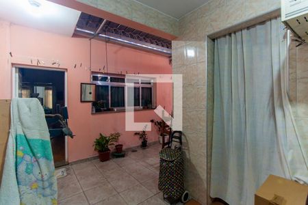 Casa à venda com 200m², 3 quartos e 2 vagasÁrea de Serviço