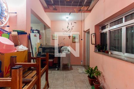 Casa à venda com 200m², 3 quartos e 2 vagasÁrea de Serviço