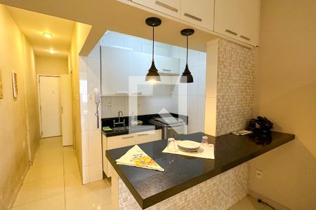 Cozinha de apartamento para alugar com 1 quarto, 49m² em Copacabana, Rio de Janeiro