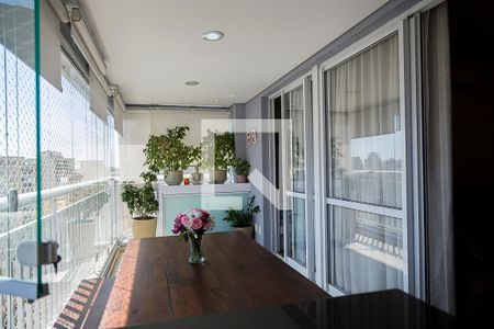 Apartamento à venda com 68m², 2 quartos e 2 vagasVaranda