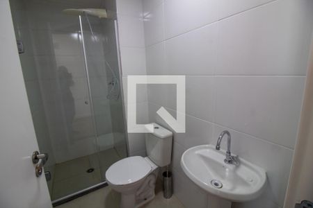 Banheiro de kitnet/studio para alugar com 1 quarto, 34m² em Santo Amaro, São Paulo