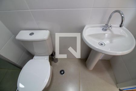 Banheiro de kitnet/studio para alugar com 1 quarto, 34m² em Santo Amaro, São Paulo