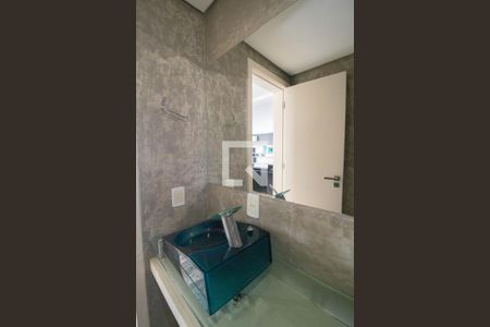 Banheiro de apartamento à venda com 1 quarto, 115m² em Higienópolis, Porto Alegre