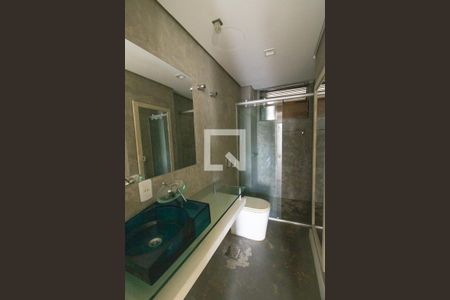 Banheiro de apartamento para alugar com 1 quarto, 115m² em Higienópolis, Porto Alegre