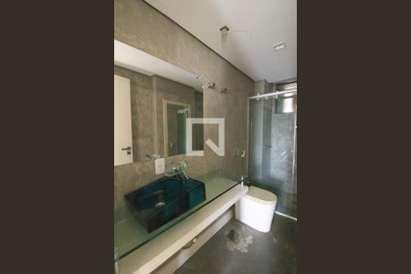 Banheiro de apartamento à venda com 1 quarto, 115m² em Higienópolis, Porto Alegre