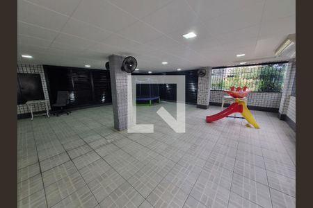 Apartamento à venda com 105m², 3 quartos e 2 vagas Apartamento à venda com 105m², 3 quartos e 2 vagasÁrea comum - Salão de festas