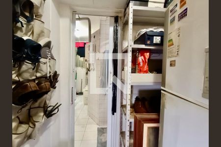 Apartamento à venda com 120m², 3 quartos e sem vagaQuarto serviço 