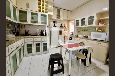 Apartamento à venda com 120m², 3 quartos e sem vagaCopa / Cozinha 