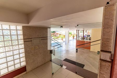 Apartamento à venda com 73m², 2 quartos e 1 vagaÁrea comum