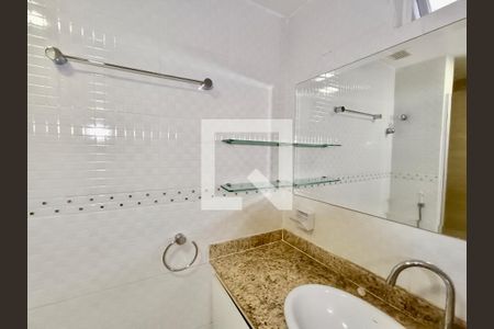 Apartamento à venda com 120m², 3 quartos e sem vagaSuíte banheiro