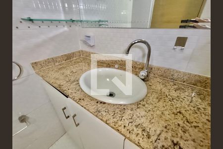 Apartamento à venda com 120m², 3 quartos e sem vagaSuíte banheiro