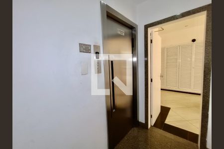 Apartamento à venda com 120m², 3 quartos e sem vagaPortaria