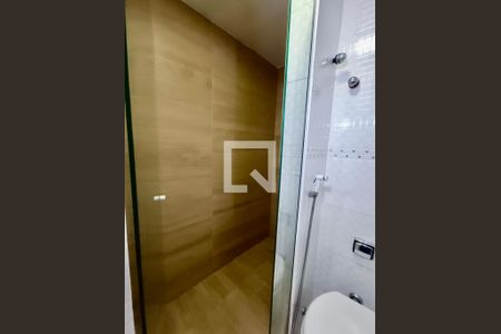 Apartamento à venda com 120m², 3 quartos e sem vagaSuíte banheiro