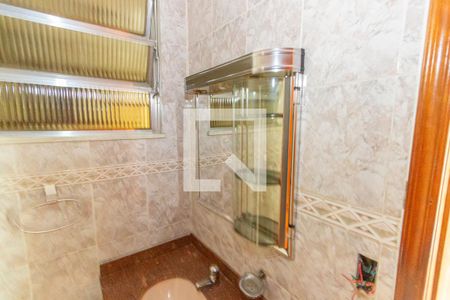 Apartamento para alugar com 120m², 2 quartos e sem vagaBanheiro