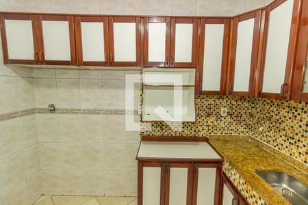 Apartamento para alugar com 120m², 2 quartos e sem vagaCozinha e Área de Serviço