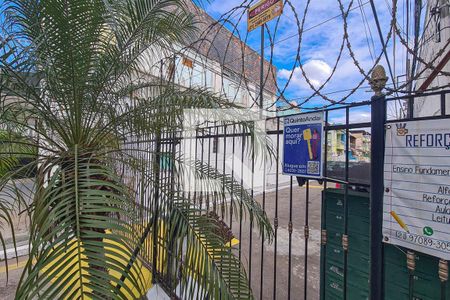 Casa de condomínio para alugar com 85m², 2 quartos e 1 vagaFachada do Condomínio com placa