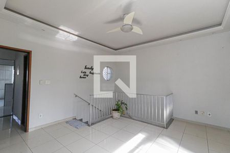 Sala de casa de condomínio para alugar com 2 quartos, 85m² em Del Castilho, Rio de Janeiro