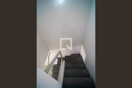 Escada de casa de condomínio para alugar com 3 quartos, 110m² em Vossoroca, Sorocaba