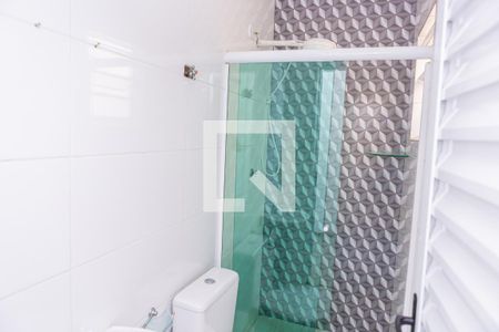Banheiro de kitnet/studio para alugar com 1 quarto, 35m² em Parque Cisper, São Paulo