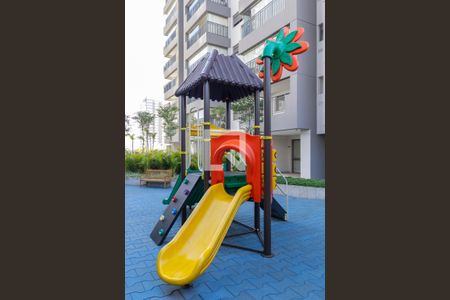 Apartamento à venda com 85m², 2 quartos e 2 vagasÁrea comum - Playground