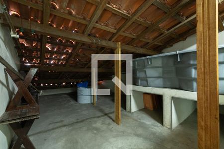 Casa à venda com 240m², 3 quartos e 3 vagasSótão