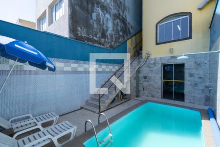 Casa à venda com 240m², 3 quartos e 3 vagasPiscina