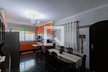 Casa à venda com 240m², 3 quartos e 3 vagasCozinha