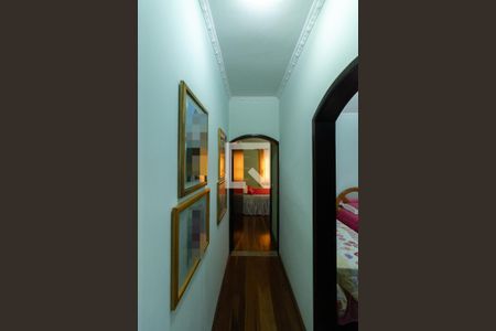 Casa à venda com 240m², 3 quartos e 3 vagasCorredor