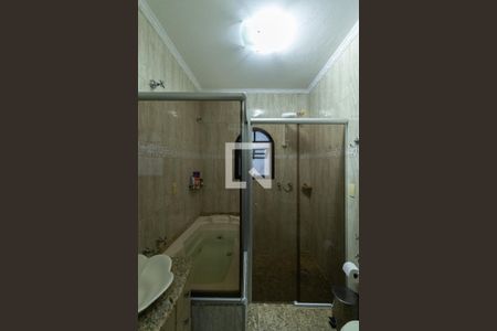 Casa à venda com 240m², 3 quartos e 3 vagasBanheiro da Suíte