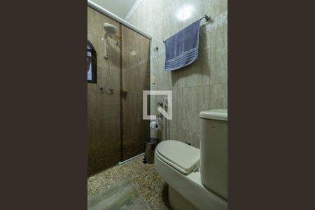 Casa à venda com 240m², 3 quartos e 3 vagasBanheiro da Suíte