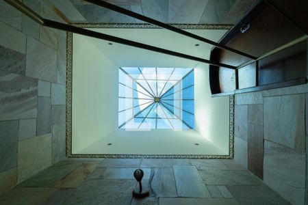 Casa à venda com 240m², 3 quartos e 3 vagasEscadas