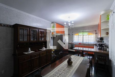 Casa à venda com 240m², 3 quartos e 3 vagasCozinha