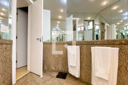 Apartamento à venda com 360m², 3 quartos e 3 vagasBanheiro da Suíte 3