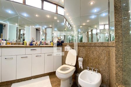 Apartamento à venda com 360m², 3 quartos e 3 vagasBanheiro da Suíte 3