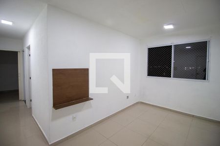 Sala de apartamento para alugar com 2 quartos, 44m² em Jardim das Oliveiras, Itaquaquecetuba