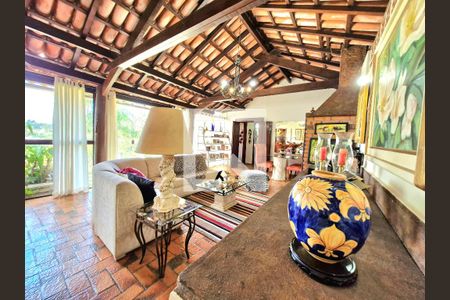 Casa à venda com 140m², 3 quartos e 3 vagas Casa à venda com 140m², 3 quartos e 3 vagasSala