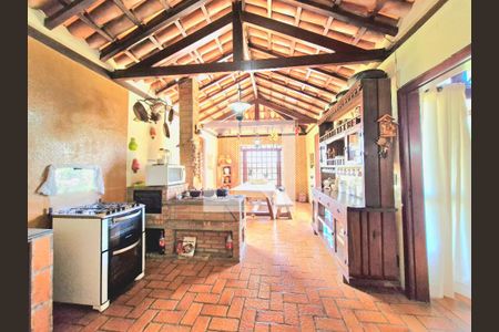 Casa à venda com 140m², 3 quartos e 3 vagas Casa à venda com 140m², 3 quartos e 3 vagasCozinha - Armários