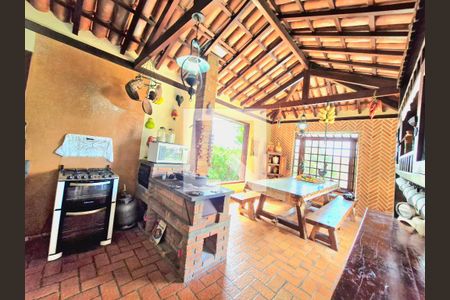 Casa à venda com 140m², 3 quartos e 3 vagas Casa à venda com 140m², 3 quartos e 3 vagasCozinha - Armários