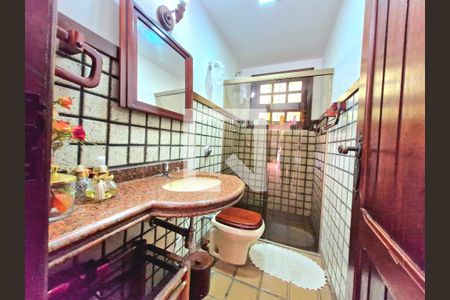 Casa à venda com 140m², 3 quartos e 3 vagas Casa à venda com 140m², 3 quartos e 3 vagasBanheiro social