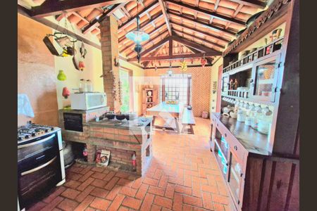 Casa à venda com 140m², 3 quartos e 3 vagas Casa à venda com 140m², 3 quartos e 3 vagasCozinha - Armários