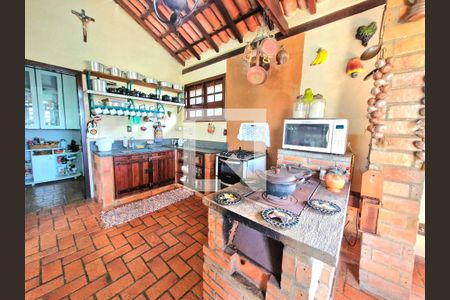 Casa à venda com 140m², 3 quartos e 3 vagas Casa à venda com 140m², 3 quartos e 3 vagasCozinha - Armários