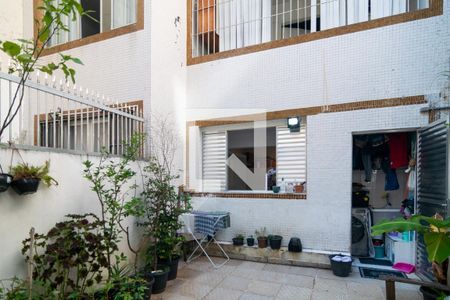 Apartamento à venda com 64m², 1 quarto e sem vagaFachada