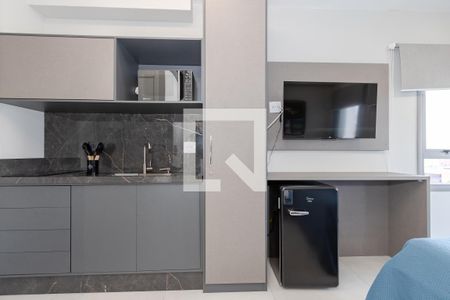 Cozinha de kitnet/studio para alugar com 1 quarto, 22m² em Jardim das Acácias, São Paulo