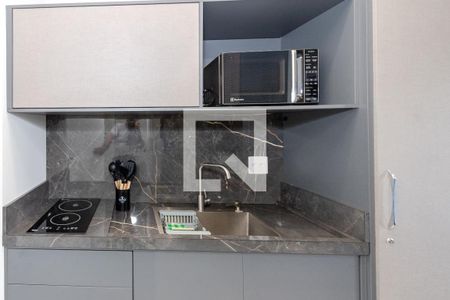 Cozinha de kitnet/studio para alugar com 1 quarto, 22m² em Jardim das Acácias, São Paulo