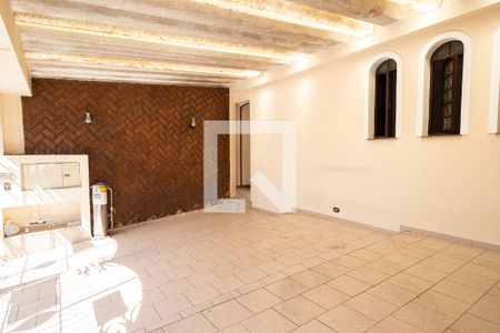 Casa à venda com 320m², 3 quartos e 3 vagas Casa à venda com 320m², 3 quartos e 3 vagasGaragem