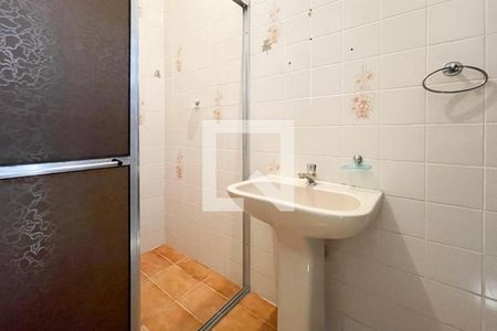 Casa à venda com 320m², 3 quartos e 3 vagas Casa à venda com 320m², 3 quartos e 3 vagasBanheiro de Serviço