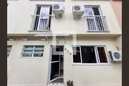 Casa para alugar com 106m², 3 quartos e 1 vaga Casa para alugar com 106m², 3 quartos e 1 vagaFachada